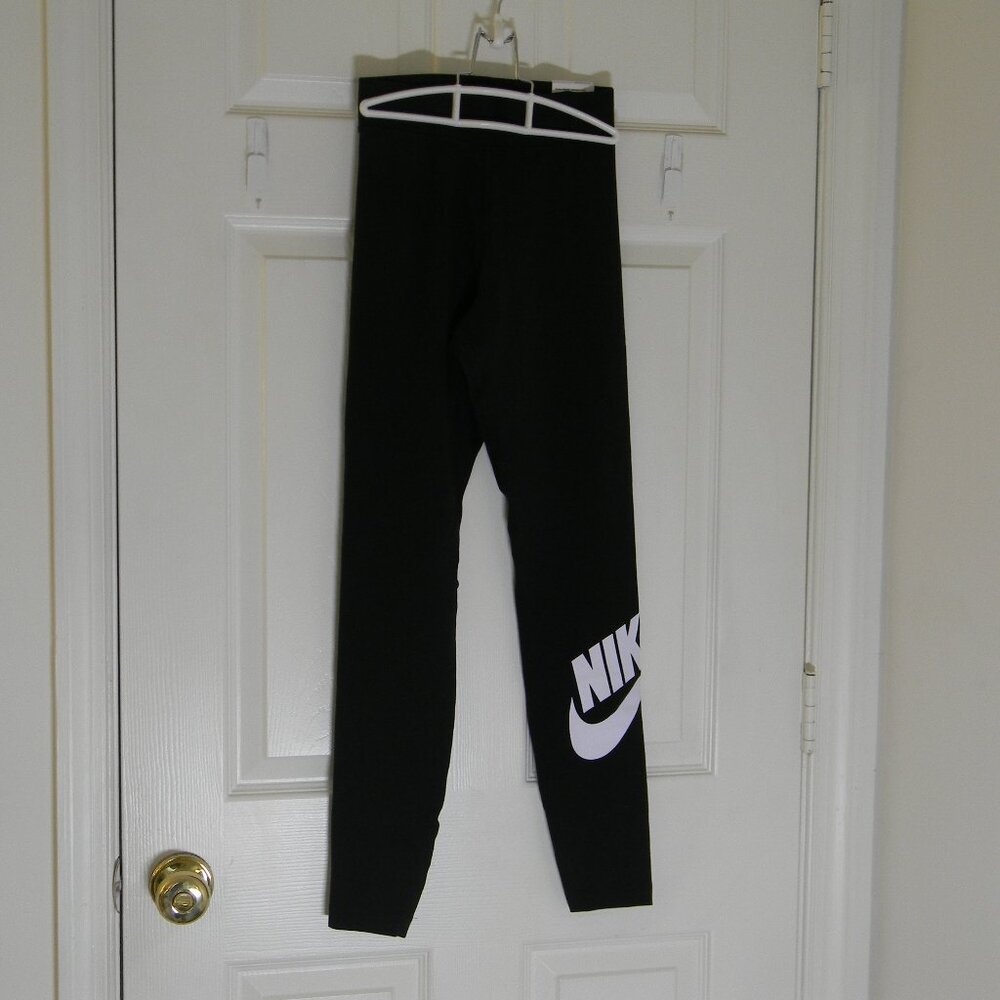 Nike | Tight Fit High Rise Full Length Leggings Swoosh Size XS NWT
